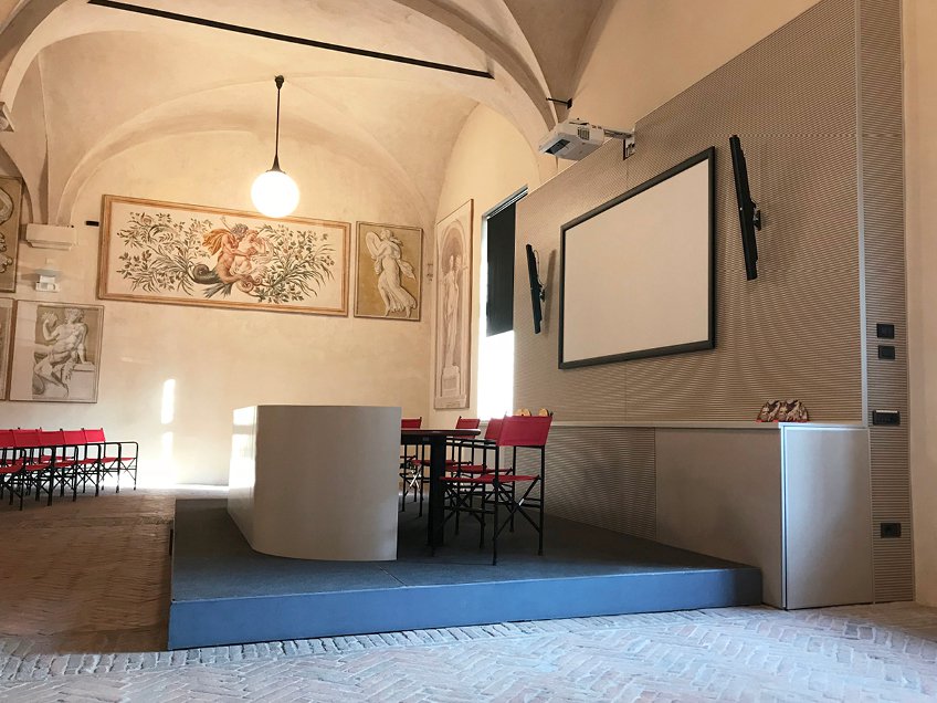 Sala conferenze di Palazzo Ducale Atrio Arcieri Mantova Simetec