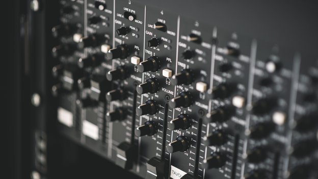 mixer audio a rack per sala consiliare comune di borgo virgilio mantova